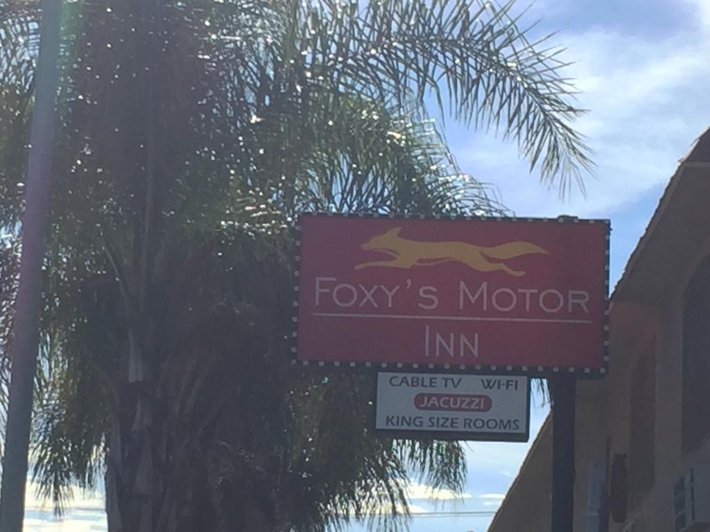 Foxy's Motor Motel Los Angeles